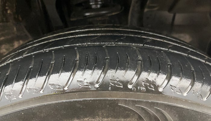 2021 Nissan MAGNITE XE, Petrol, Manual, 48,026 km, Right Front Tyre Tread