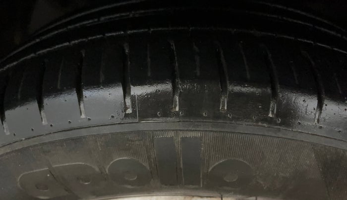 2016 Ford Ecosport TITANIUM 1.5L PETROL AT, Petrol, Automatic, 77,240 km, Left Front Tyre Tread