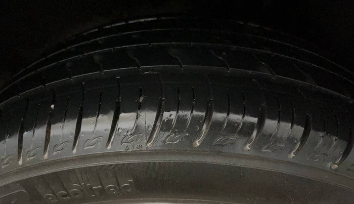 2016 Ford Ecosport TITANIUM 1.5L PETROL AT, Petrol, Automatic, 77,240 km, Left Rear Tyre Tread