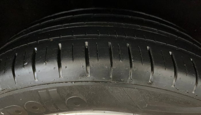 2016 Ford Ecosport TITANIUM 1.5L PETROL AT, Petrol, Automatic, 77,240 km, Right Rear Tyre Tread