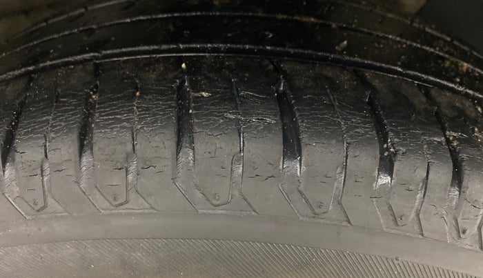 2019 Hyundai Verna 1.6 VTVT SX, Petrol, Manual, 37,628 km, Right Front Tyre Tread