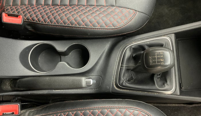 2019 Hyundai Verna 1.6 VTVT SX, Petrol, Manual, 37,628 km, Gear Lever