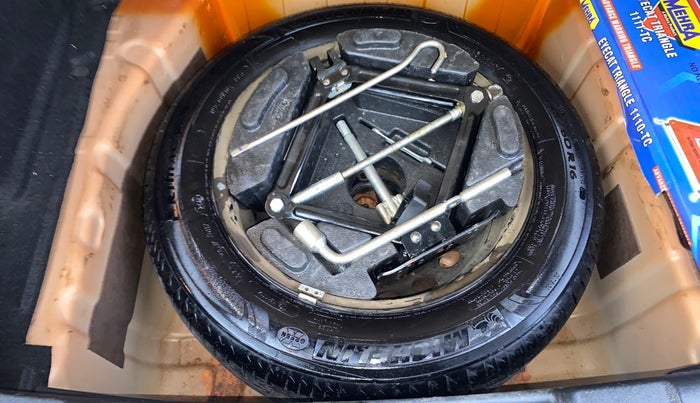 2018 Tata NEXON XZ PETROL, Petrol, Manual, 26,040 km, Spare Tyre