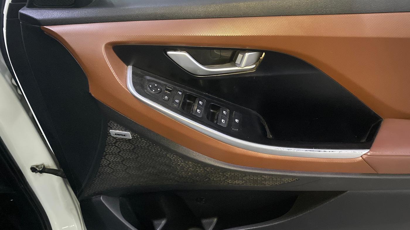 2022 Hyundai ALCAZAR PLATINUM(O) 7STR 2.0 AT, Petrol, Automatic, 60,883 km, Driver Side Door Panels Control