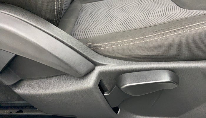 2017 Ford New Figo 1.2 TITANIUM, Petrol, Manual, 41,940 km, Driver Side Adjustment Panel