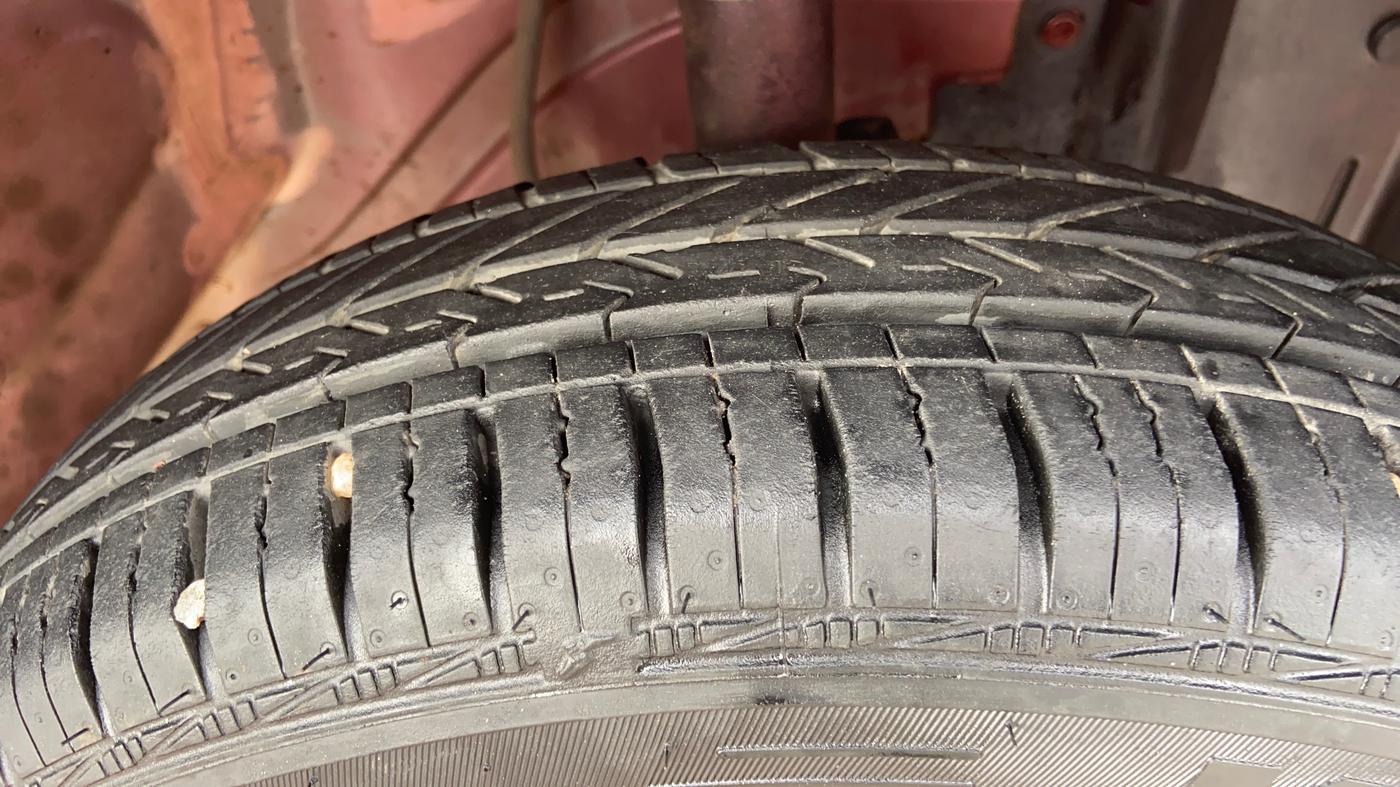 2015 Datsun Go Plus T, Petrol, Manual, 93,383 km, Right Front Tyre Tread