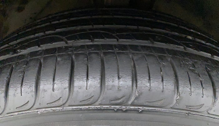 2018 Hyundai Tucson 2WD AT GLS PETROL, Petrol, Automatic, 33,362 km, Right Front Tyre Tread