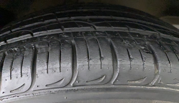 2018 Hyundai Tucson 2WD AT GLS PETROL, Petrol, Automatic, 33,362 km, Left Rear Tyre Tread