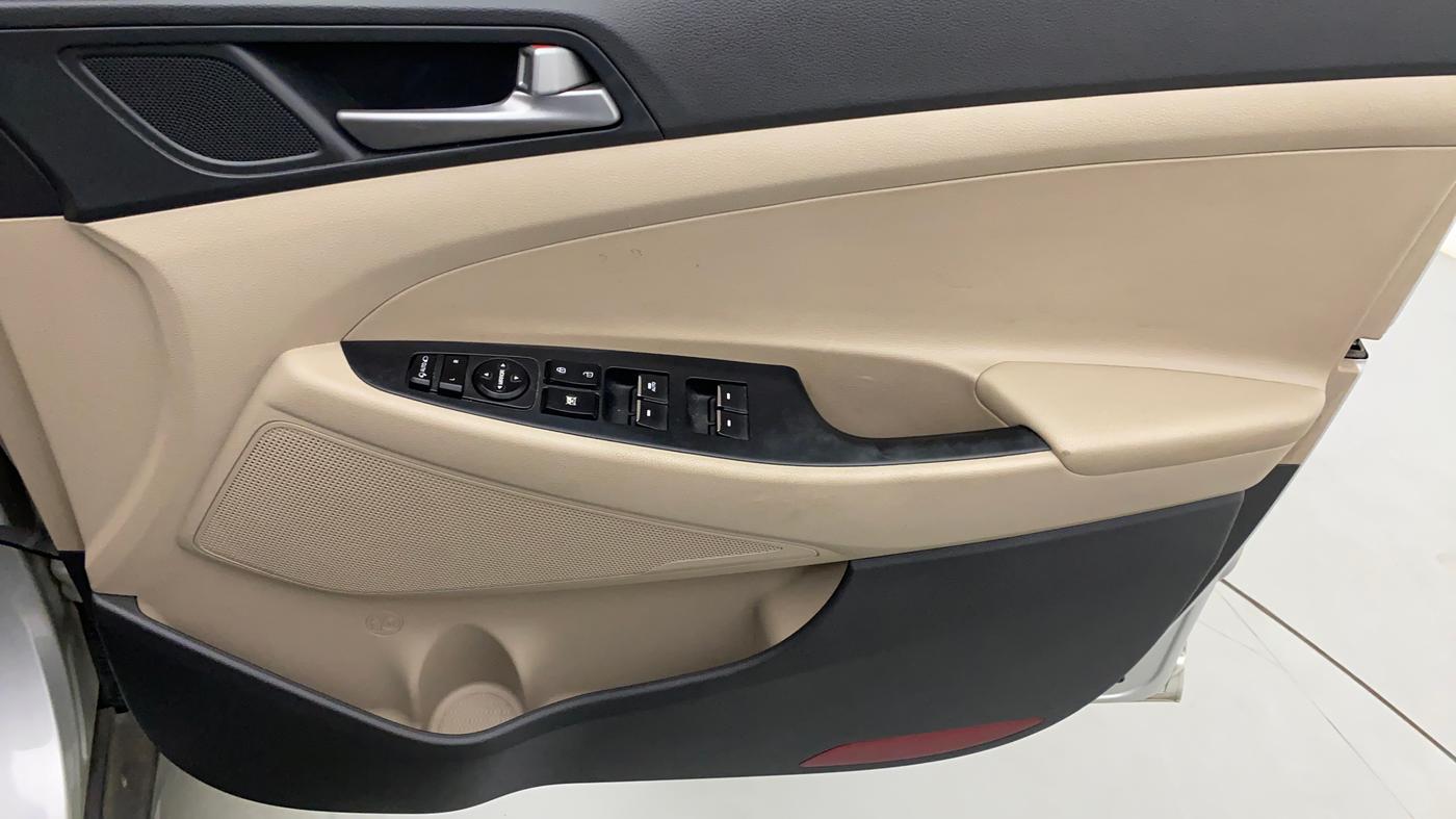 2018 Hyundai Tucson 2WD AT GLS PETROL, Petrol, Automatic, 33,362 km, Driver Side Door Panels Control