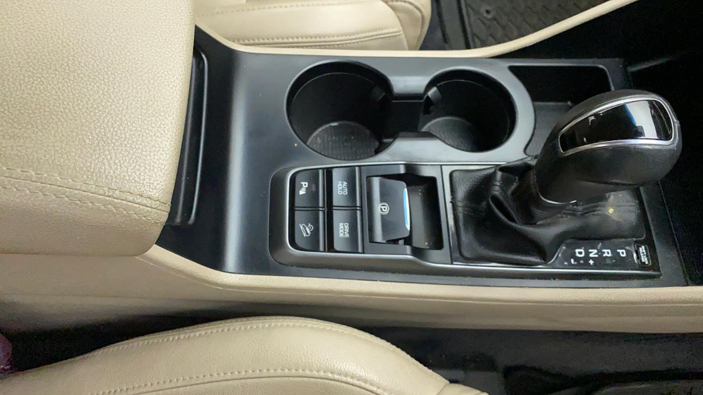 2018 Hyundai Tucson 2WD AT GLS PETROL, Petrol, Automatic, 33,362 km, Gear Lever