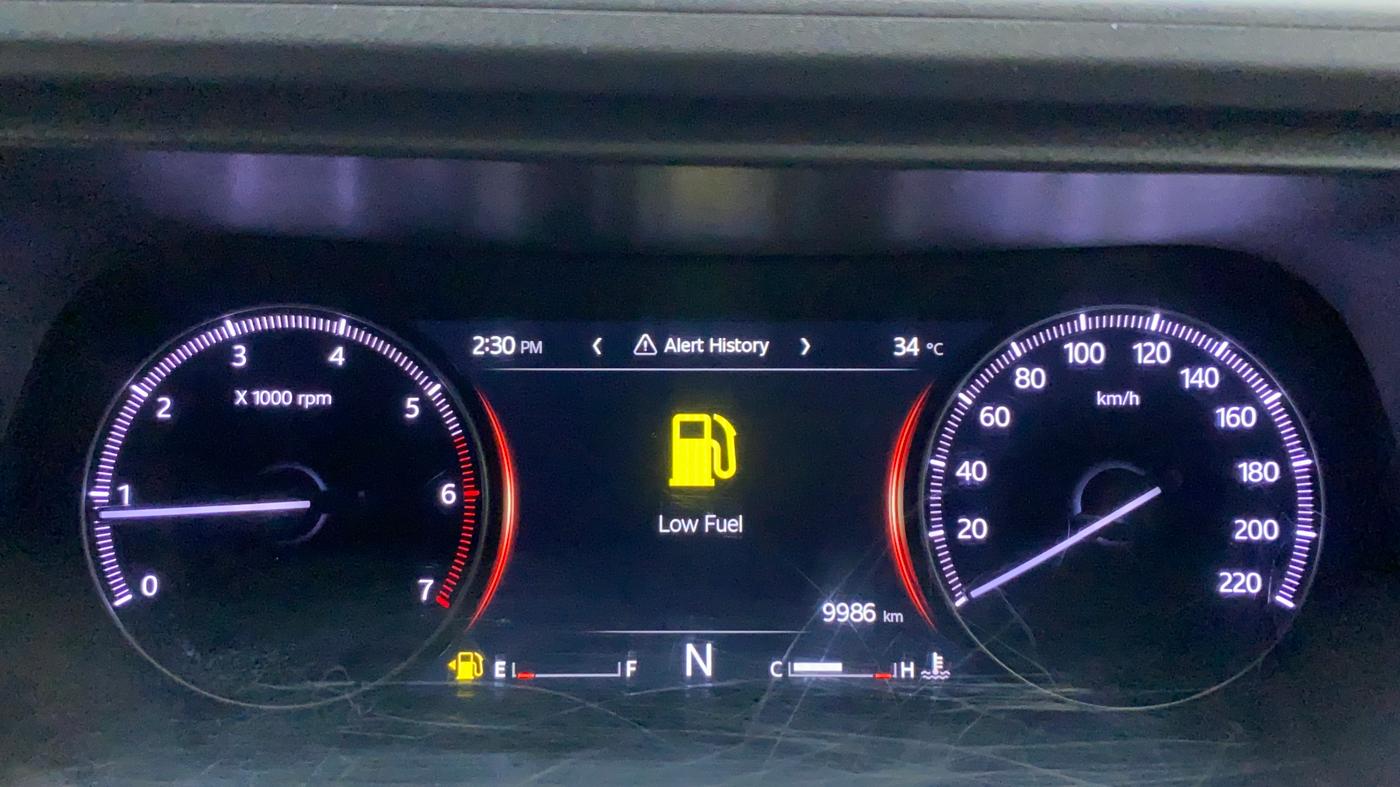 2023 Mahindra XUV700 MX P MT 5 STR, Petrol, Manual, 10,703 km, Odometer Image