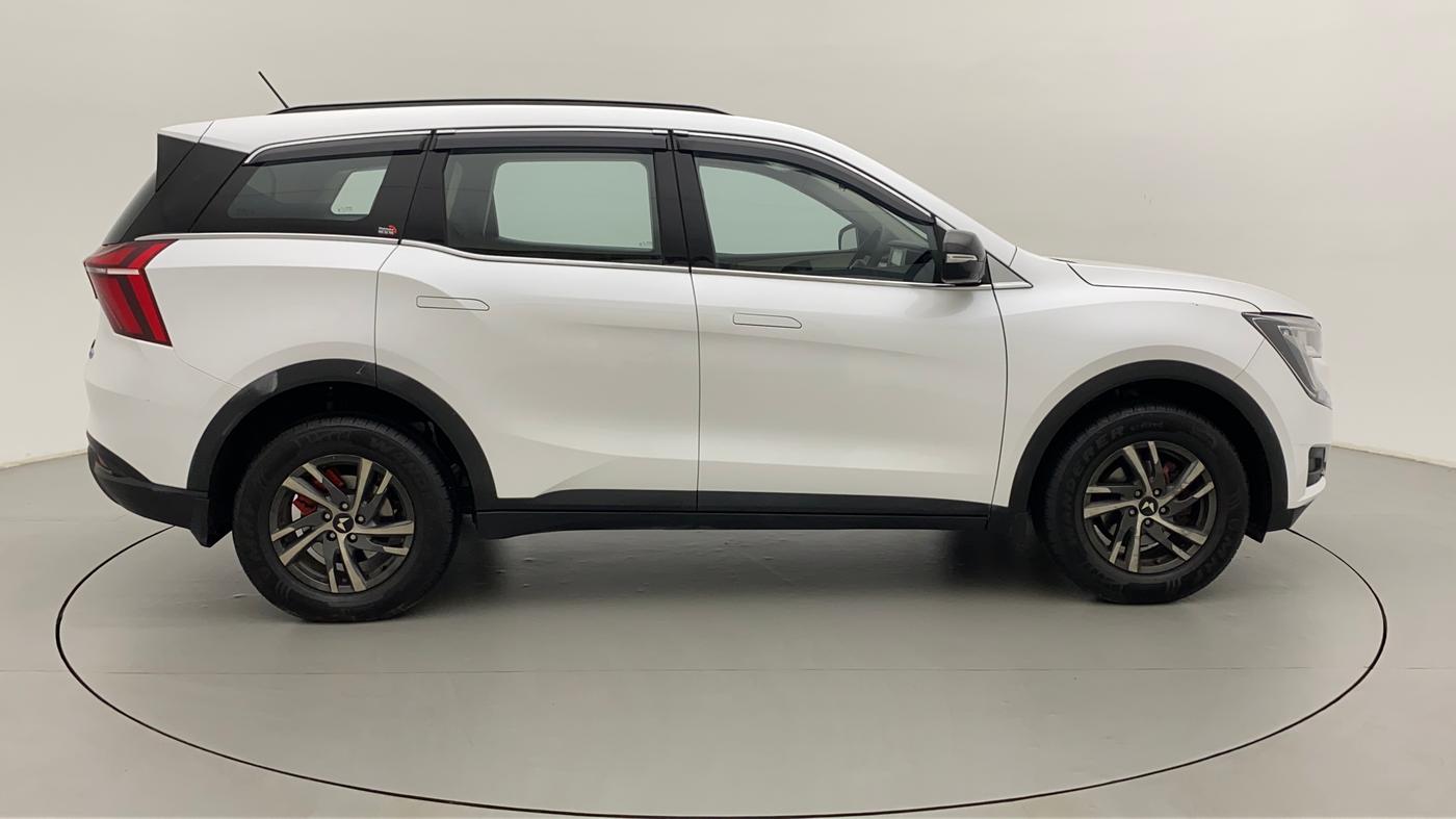 2023 Mahindra XUV700 MX P MT 5 STR, Petrol, Manual, 10,703 km, Right Side View