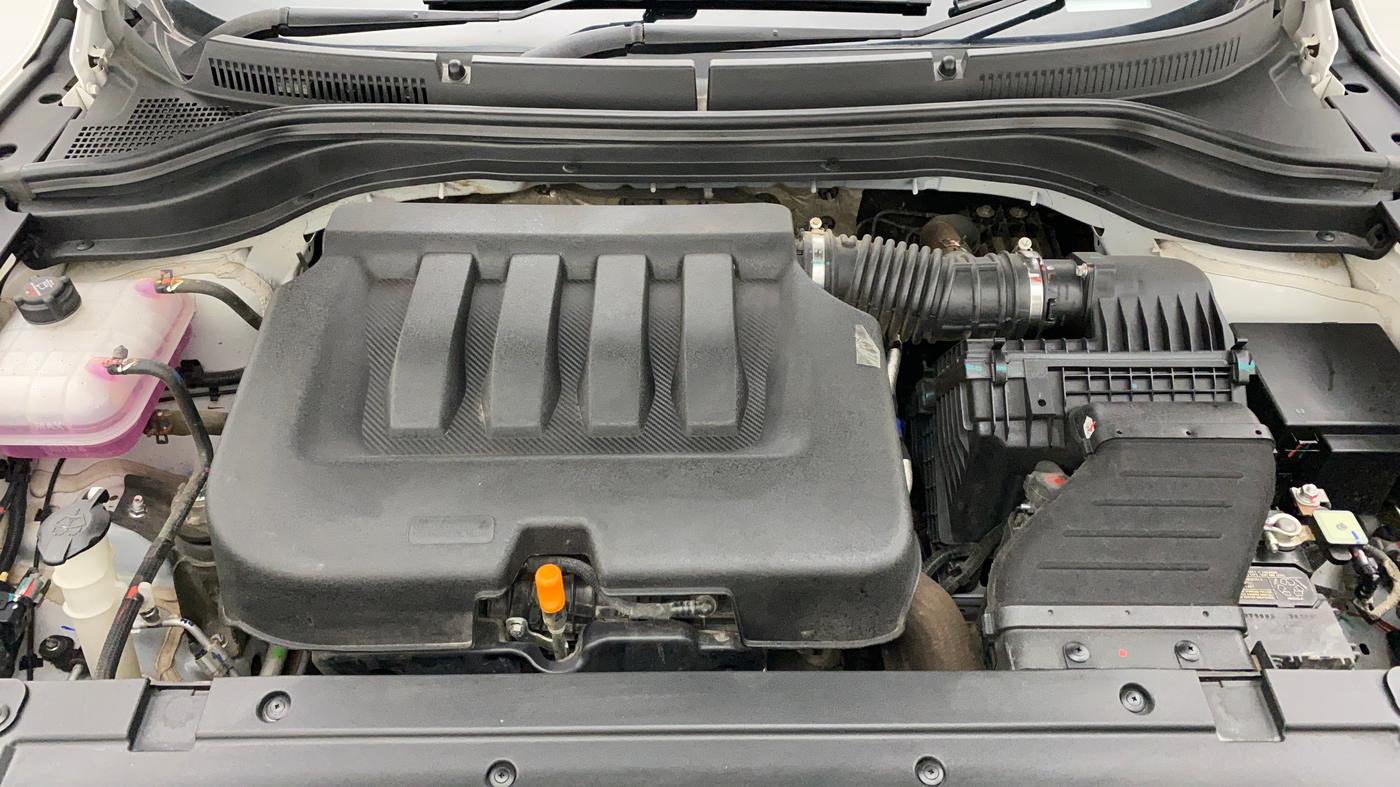 2023 Mahindra XUV700 MX P MT 5 STR, Petrol, Manual, 10,703 km, Open Bonet