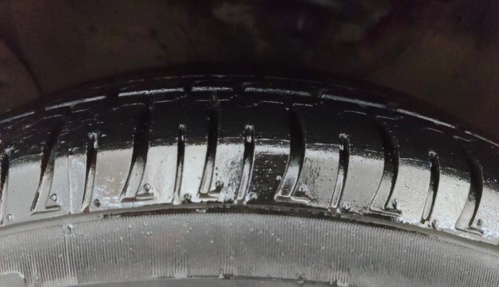 2017 Hyundai Creta SX PLUS 1.6 PETROL, Petrol, Manual, 85,068 km, Left Front Tyre Tread