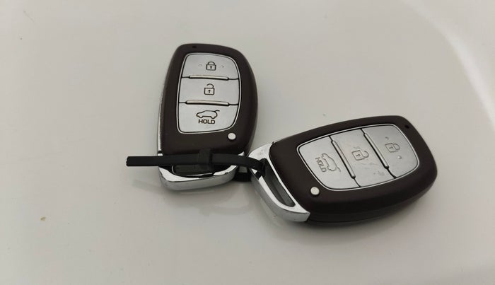 2017 Hyundai Creta SX PLUS 1.6 PETROL, Petrol, Manual, 85,068 km, Key Close Up