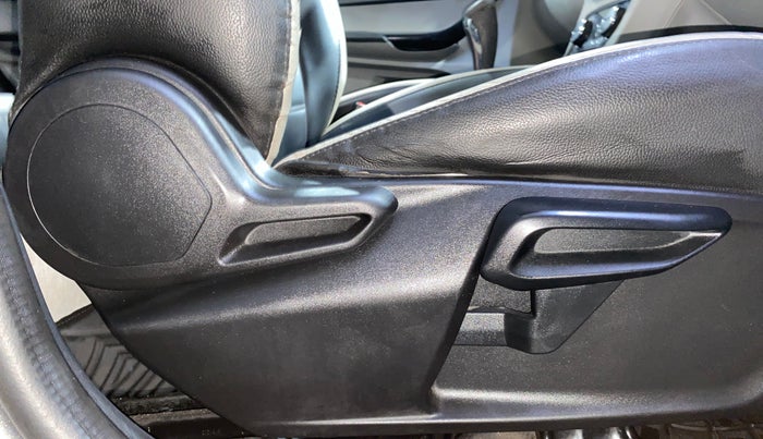 2020 Tata Tiago XZA PLUS PETROL, Petrol, Automatic, 47,123 km, Driver Side Adjustment Panel