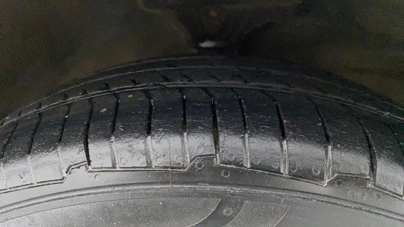 2014 Hyundai Santro Xing GL PLUS, Petrol, Manual, 77,182 km, Right Front Tyre Tread