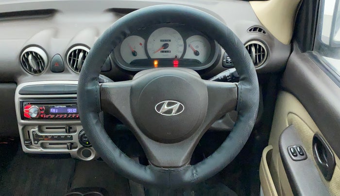 2014 Hyundai Santro Xing GL PLUS, Petrol, Manual, 77,182 km, Steering Wheel Close Up