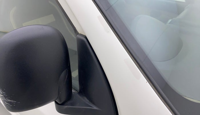 2014 Hyundai Santro Xing GL PLUS, Petrol, Manual, 77,182 km, Right A pillar - Paint is slightly faded