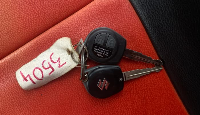2015 Maruti Swift VXI, Petrol, Manual, 41,557 km, Key Close Up