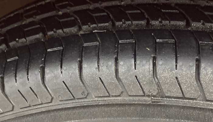 2015 Maruti Swift VXI, Petrol, Manual, 41,557 km, Right Front Tyre Tread