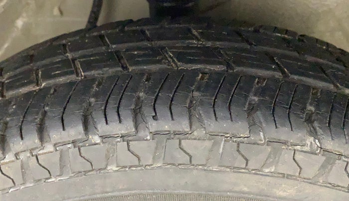2011 Maruti Alto LXI, Petrol, Manual, 14,359 km, Right Front Tyre Tread