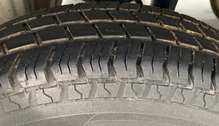 2011 Maruti Alto LXI, Petrol, Manual, 14,359 km, Right Rear Tyre Tread