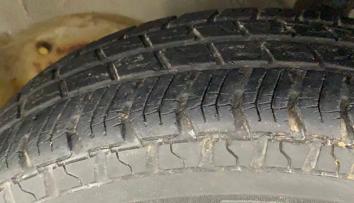 2011 Maruti Alto LXI, Petrol, Manual, 14,359 km, Left Front Tyre Tread