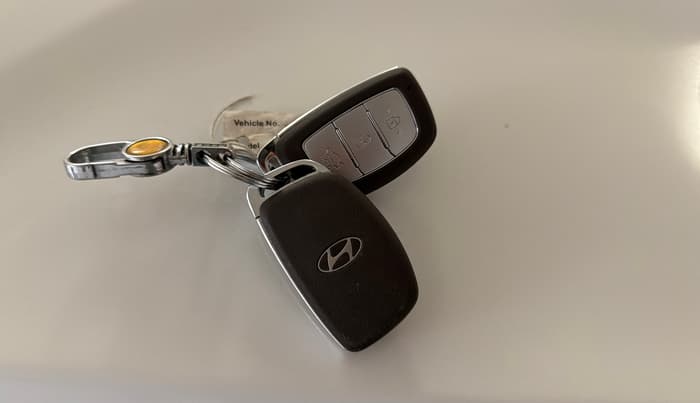 2023 Hyundai AURA SX 1.2, Petrol, Manual, 19,587 km, Key Close Up