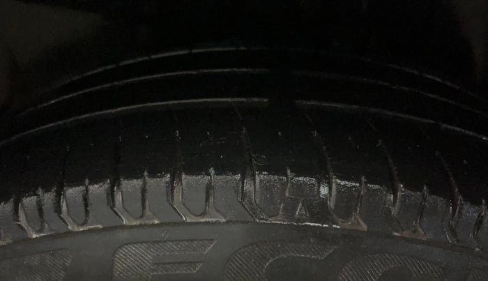 2019 Maruti Swift LXI, Petrol, Manual, 55,344 km, Left Rear Tyre Tread