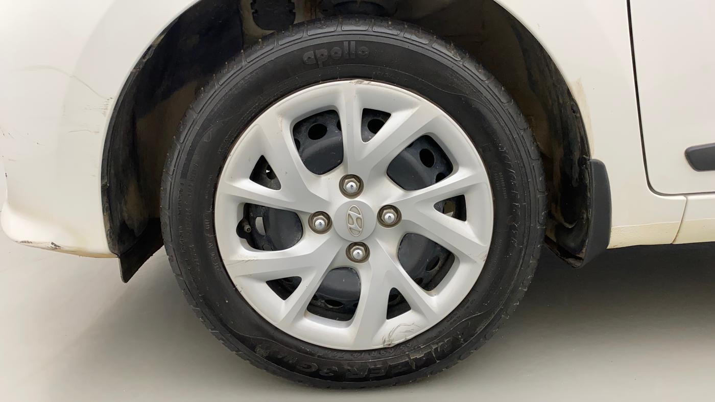 2017 Hyundai Grand i10 SPORTZ (O) 1.2 KAPPA VTVT, Petrol, Manual, 33,854 km, Left Front Wheel