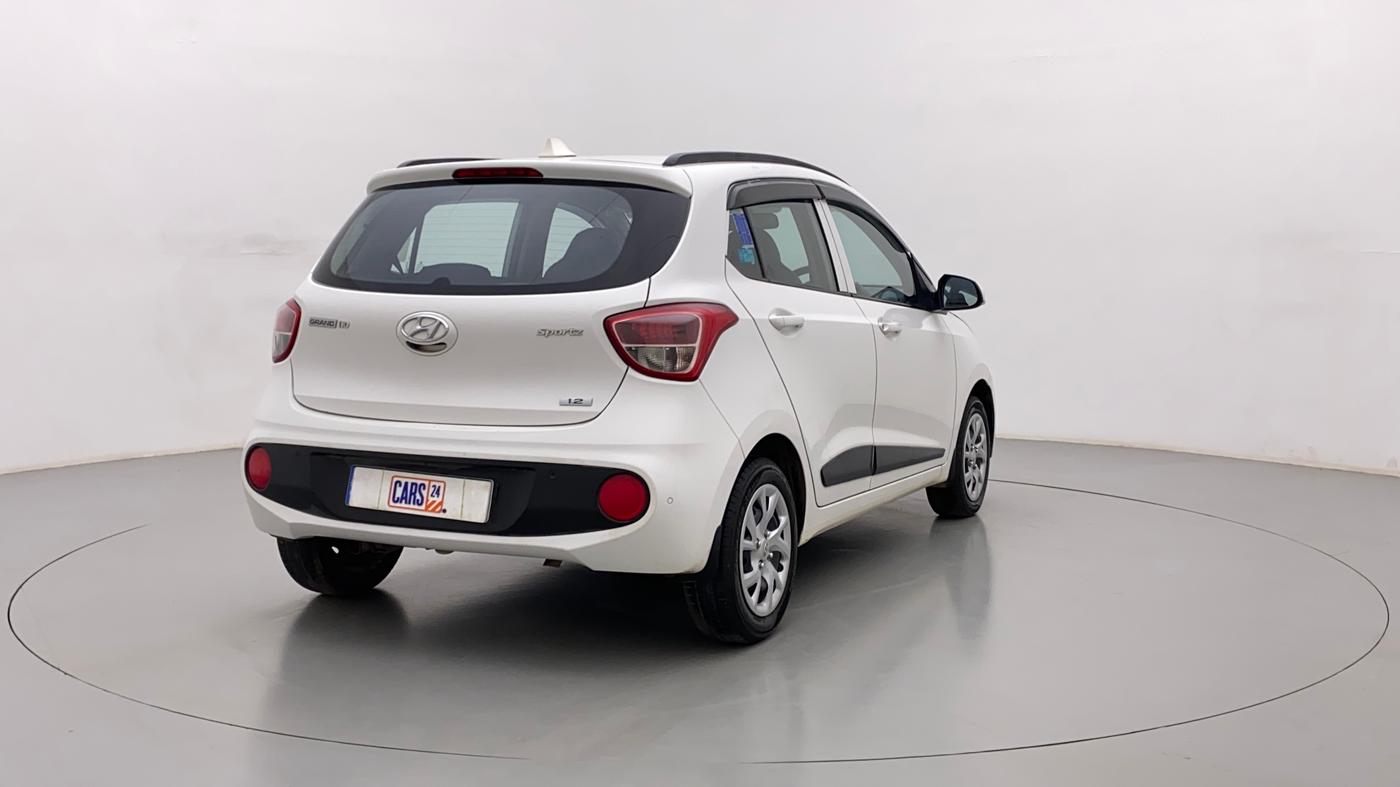 2017 Hyundai Grand i10 SPORTZ (O) 1.2 KAPPA VTVT, Petrol, Manual, 33,854 km, Right Back Diagonal