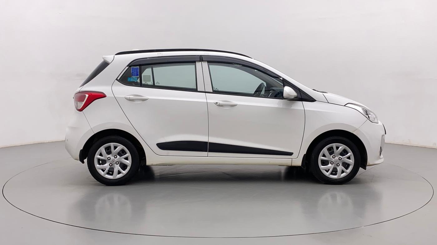 2017 Hyundai Grand i10 SPORTZ (O) 1.2 KAPPA VTVT, Petrol, Manual, 33,854 km, Right Side View