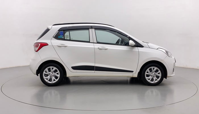 2017 Hyundai Grand i10 SPORTZ (O) 1.2 KAPPA VTVT, Petrol, Manual, 33,854 km, Right Side View