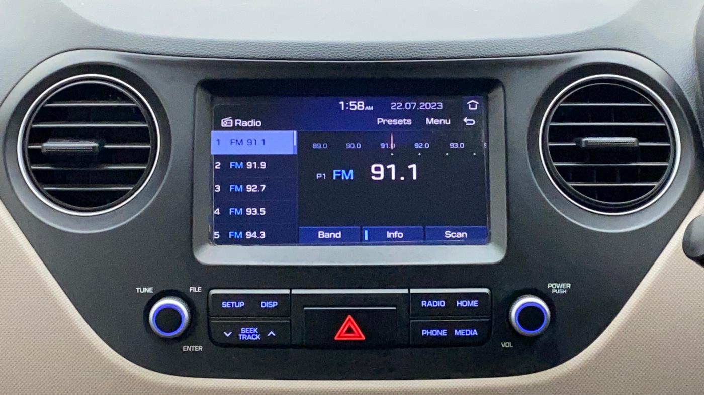 2017 Hyundai Grand i10 SPORTZ (O) 1.2 KAPPA VTVT, Petrol, Manual, 33,854 km, Infotainment System