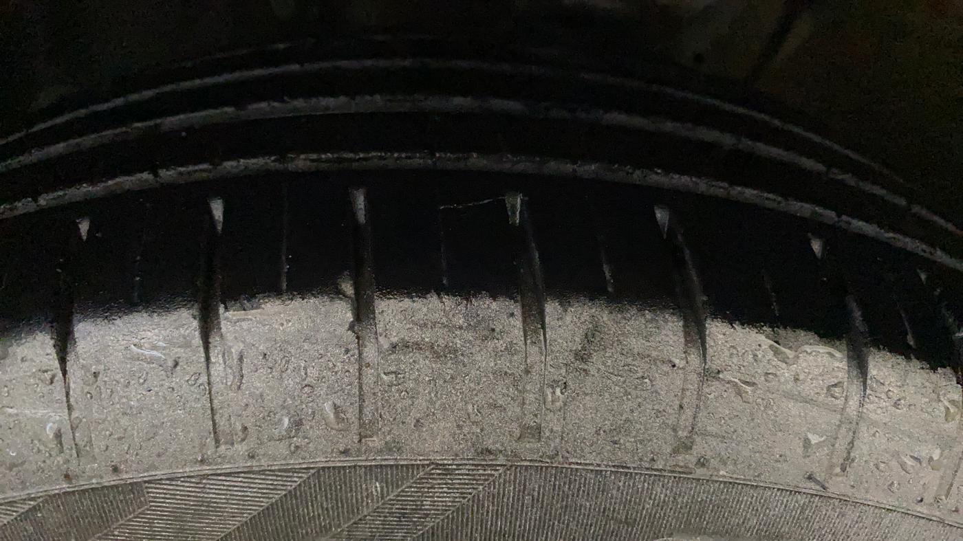 2017 Maruti IGNIS DELTA 1.2 AMT, Petrol, Automatic, 83,244 km, Left Front Tyre Tread