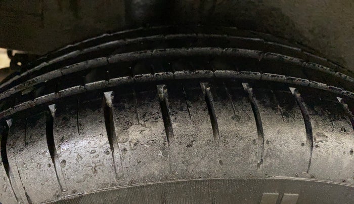 2017 Maruti IGNIS DELTA 1.2 AMT, Petrol, Automatic, 82,999 km, Right Rear Tyre Tread