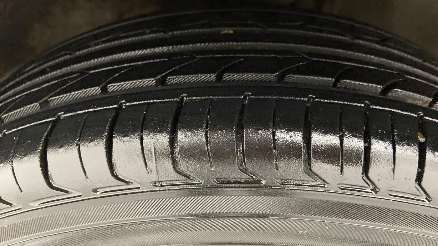 2013 Maruti Alto K10 VXI P, Petrol, Manual, 69,181 km, Left Front Tyre Tread