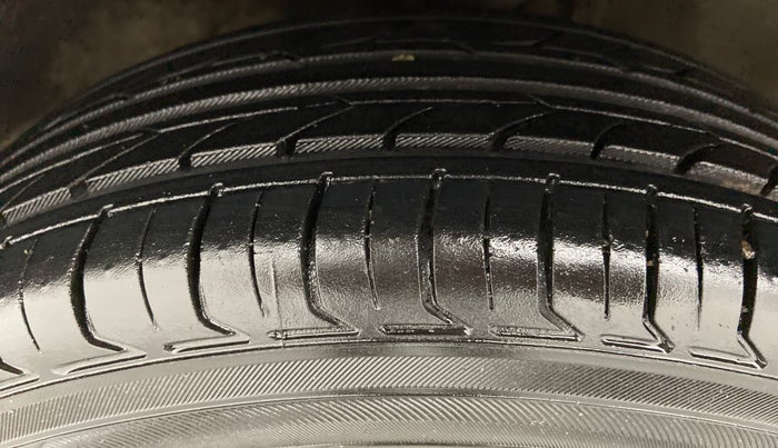 2013 Maruti Alto K10 VXI P, Petrol, Manual, 69,181 km, Left Front Tyre Tread