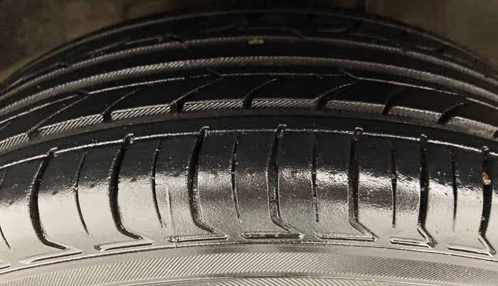 2013 Maruti Alto K10 VXI P, Petrol, Manual, 69,181 km, Right Rear Tyre Tread