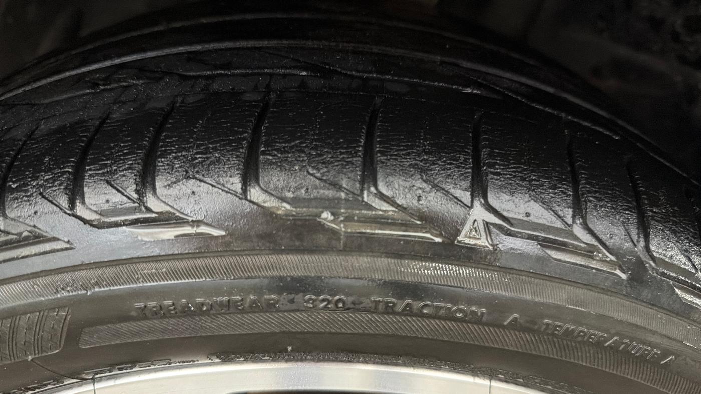 2018 Mercedes Benz C Class C 200 AVANTGARDE, Petrol, Automatic, 28,269 km, Left Front Tyre Tread