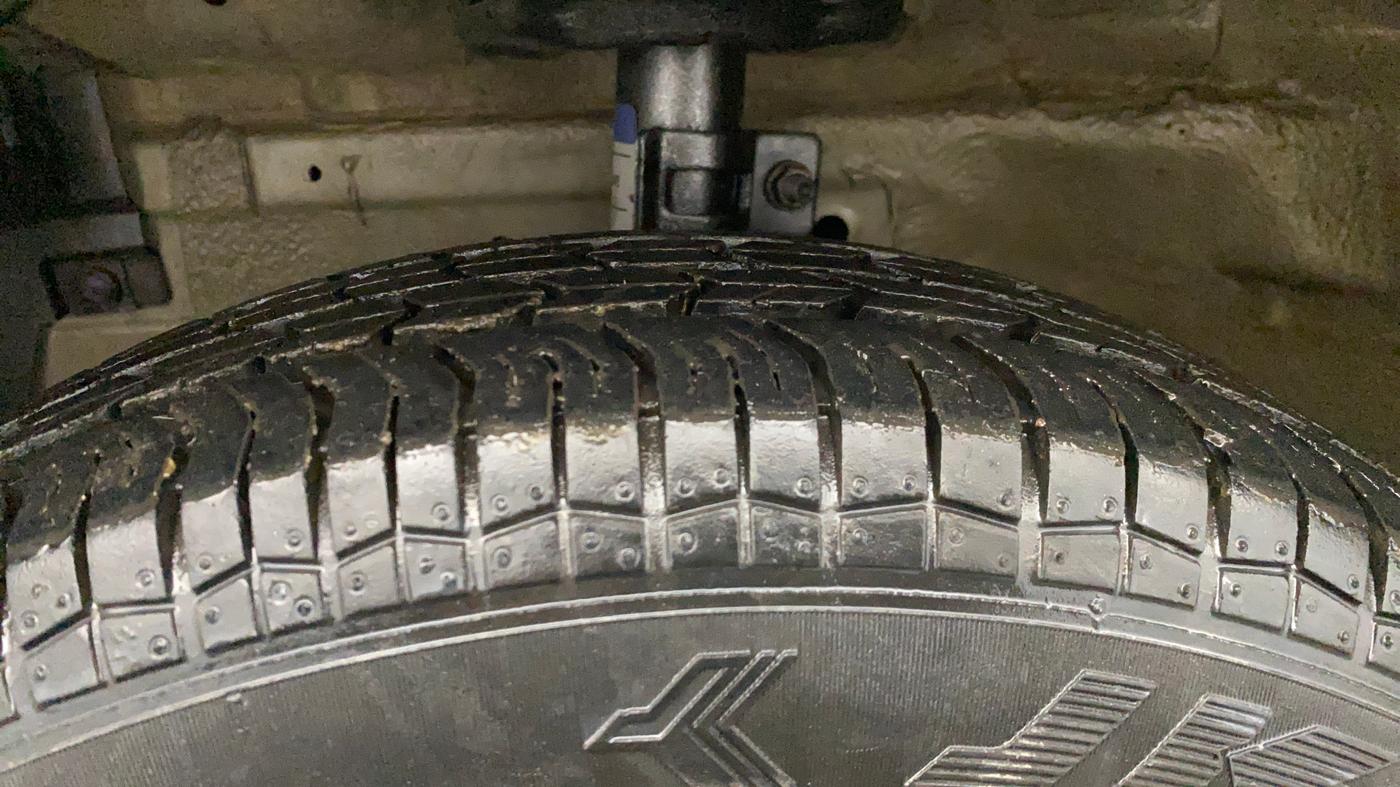 2014 Maruti Swift VXI, Petrol, Manual, 31,497 km, Left Front Tyre Tread