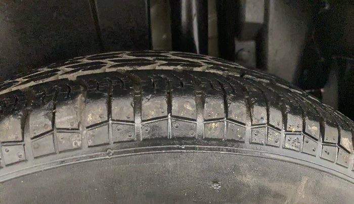 2014 Maruti Swift VXI, Petrol, Manual, 31,497 km, Left Rear Tyre Tread
