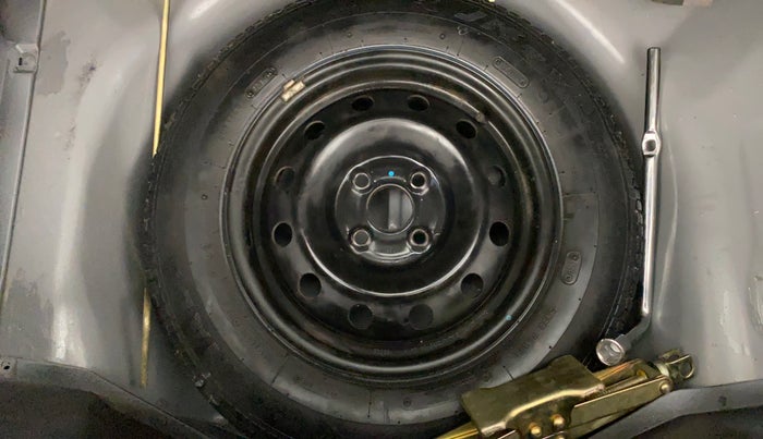 2014 Maruti Swift VXI, Petrol, Manual, 31,497 km, Spare Tyre