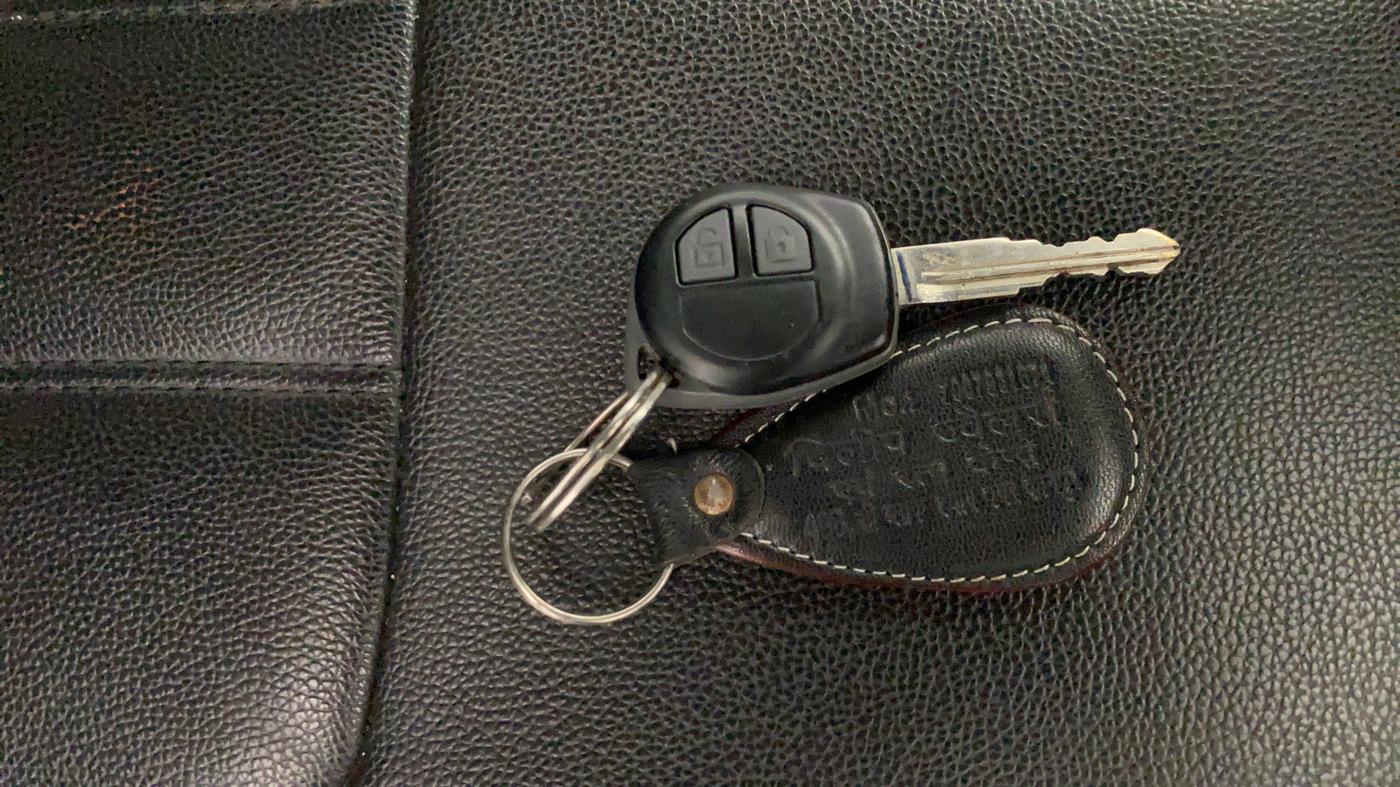 2014 Maruti Swift VXI, Petrol, Manual, 31,497 km, Key Close Up