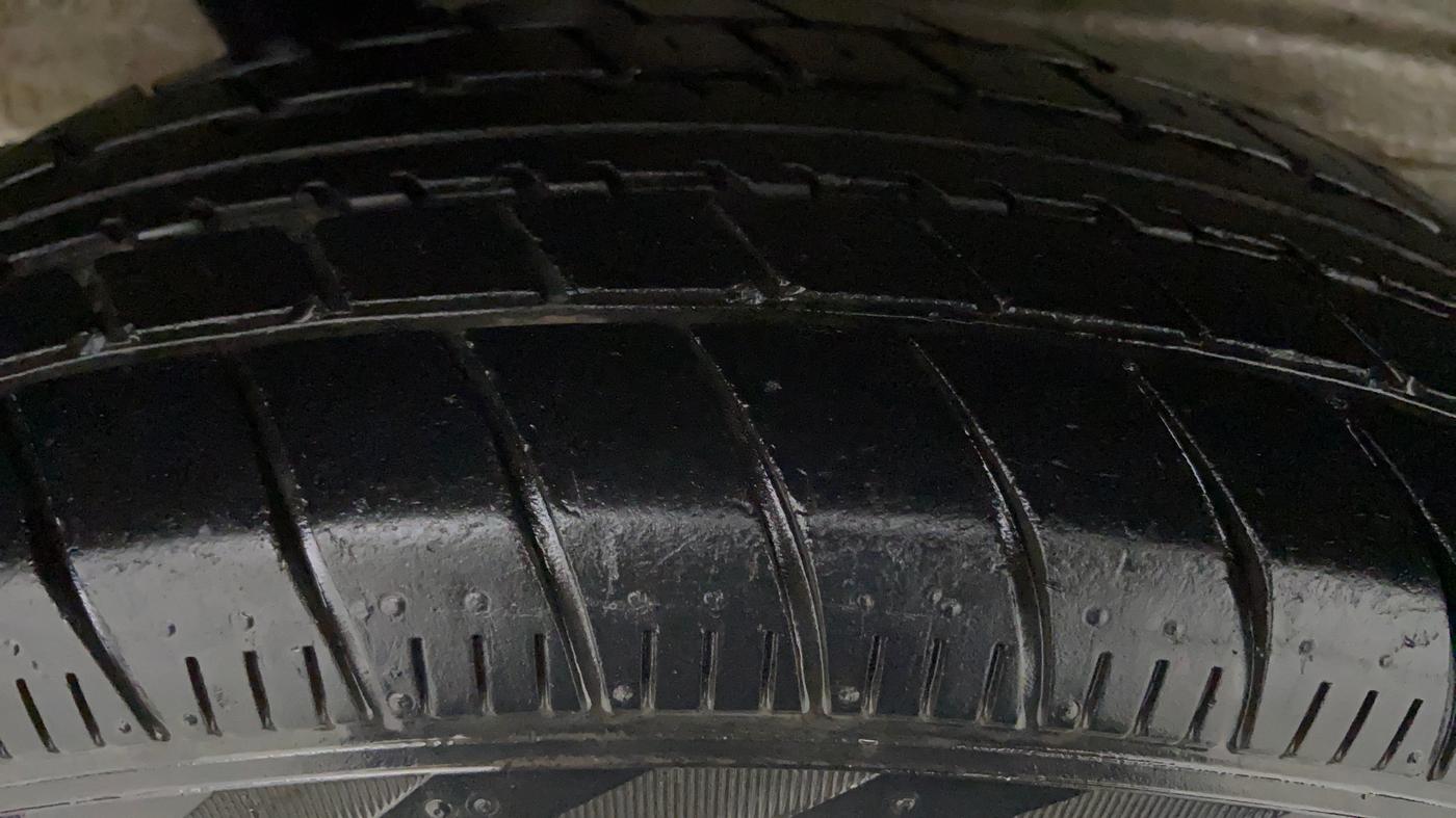 2019 Maruti New Wagon-R LXI CNG 1.0, CNG, Manual, 52,674 km, Right Front Tyre Tread