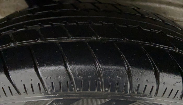 2019 Maruti New Wagon-R LXI CNG 1.0, CNG, Manual, 52,674 km, Right Front Tyre Tread