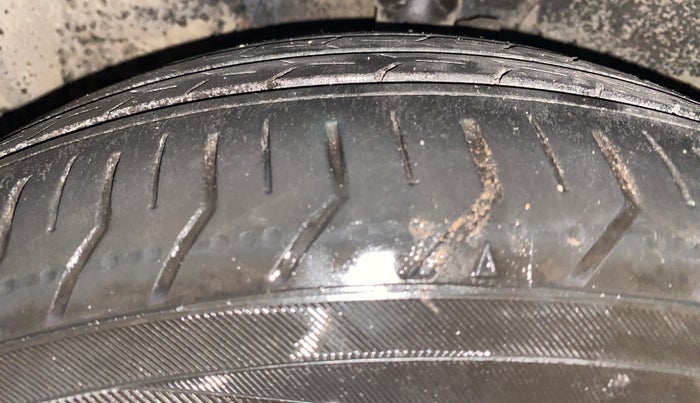 2019 Ford FREESTYLE TREND PLUS 1.2 PETROL, Petrol, Manual, 92,867 km, Left Front Tyre Tread