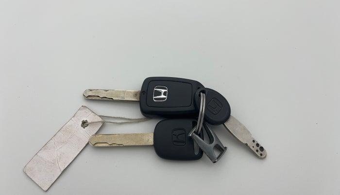 2018 Honda WR-V 1.2L I-VTEC S MT, Petrol, Manual, 1,18,002 km, Key Close Up