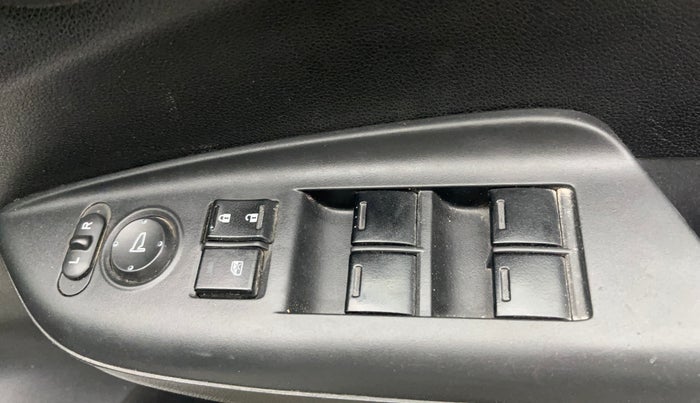 2018 Honda WR-V 1.2L I-VTEC S MT, Petrol, Manual, 1,18,002 km, Driver Side Door Panels Control